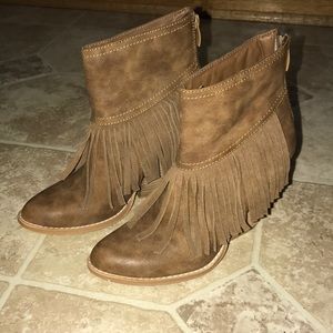 Very Volatile Khloe fringe booties